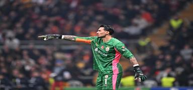 U�urcan �ak�r kalesine duvar �rd�