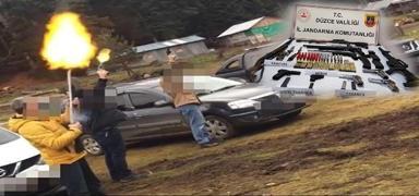 Sosyal medyada silah �ovu pahal�ya patlad�: 8 g�zalt�