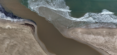 Ya���lar sonras� Mert G�l� yeniden denizle bulu�tu