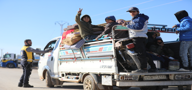 �nsani koridordan ge�i�ler ba�lad�