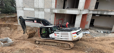 Ad�yaman'da feci kaza: �� makinas�yla duvar aras�nda s�k��an i��i hayat�n� kaybetti