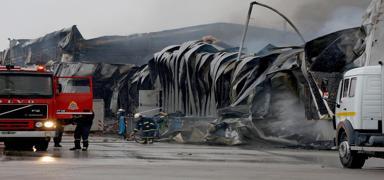 Bisk�vi fabrikas�nda patlama: Can kayb� 5'e y�kseldi