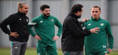 Bursaspor, Arnavutk�y ma��na haz�r