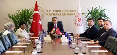 Katk� sunacak uzun vadeli �al��malar! Bakan Bayraktar, Nijer Cumhuriyeti Ankara B�y�kel�isi Gazibo ile g�r��t�