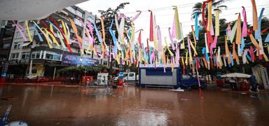 Mersin'i sa�ana ve dolu vurdu: Cadde ve sokaklar g�le d�nd�