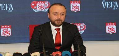 Sivasspor Ba�kan� �z�oban a��klad�: VAR ve AVAR hakemleri istifa etti