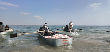 Aynularab'a yard�m teknelerle ula�t�r�ld�