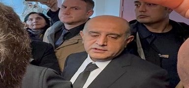 Aziz �hsan Akta� davas�nda 2'inci g�n: CHP'li belediye ba�kanlar� yolsuzluklar�n�n hesab�n� veriyor