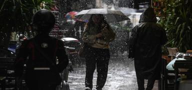 Bakanl�k'tan 'sar�' kodlu uyar�: �emsiyesiz d��ar�ya ��kmay�n