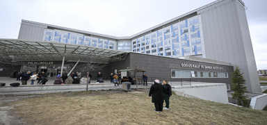 Kalp krizi ge�iren Hakan Ta��yan yo�un bak�ma al�nd�