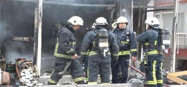 Mobilya imalathanesinde yang�n pani�i: Dumandan etkilenenler var