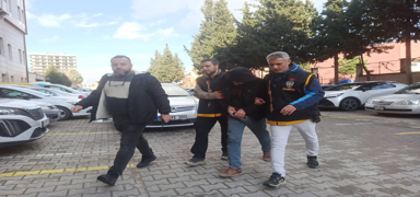 Uzakla�t�rma karar� vard�! Bo�anma a�amas�ndaki e�ini ac�madan katletti