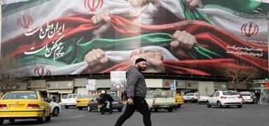 �ran Cumhurba�kan� Yard�mc�s�, halktan �z�r diledi