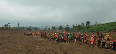 Endonezya'da arama �al��malar� s�r�yor: �l� say�s� art�yor