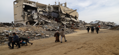 Soyk�r�mc� �srail bir Filistinli aileyi daha katletti