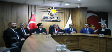 �mer �elik'ten CHP'li �zel'e Suriye tepkisi... '�ftira kampanyas� y�r�t�yorlar'