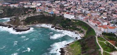 �stanbul'da f�rt�na alarm�: �ile'de dev dalgalar