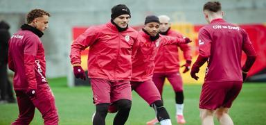 Galatasaray, �stanbulspor ma��na haz�r