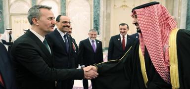 Riyad'da kritik zirve! Savunma Sanayii Ba�kan� G�rg�n: K�resel g�venli�e katk� sunmay� s�rd�rece�iz