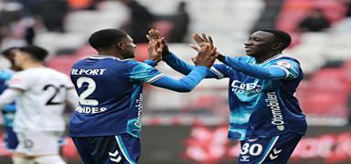 Samsunspor kupada 3 puan� 2 golle ald�