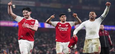 Arsenal, �ngiltere Lig Kupas�'nda finalde