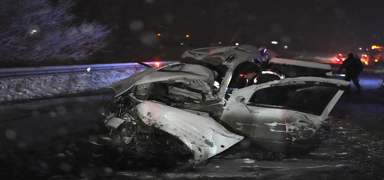 Erzurum'da feci kaza: Ayn� aileden 4 ki�i kurtar�lamad�