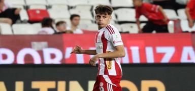 Fenerbah�e, Ali Demirbilek'i kadrosuna katt�