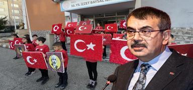 Bakan Tekin'den muhalefete 'bayrak' tepkisi