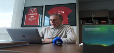 Abdullah Avc�, 'Y�l�n Kareleri' oylamas�na kat�ld�