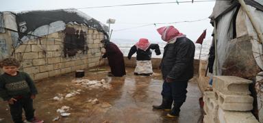 �dlib'te �ad�r kamplardan felaket: 300 aile selden etkilendi