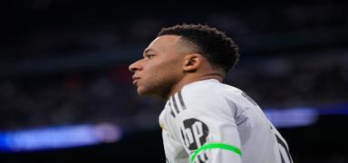 Kylian Mbappe, eski tak�m�na icra yollad�