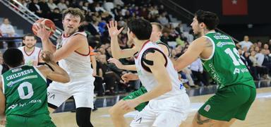 Manisa Basket sahas�nda Bursaspor'u farkl� ge�ti