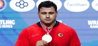 610 g�n sonra mindere geri d�nd�! R�za Kayaalp'ten alt�n madalya