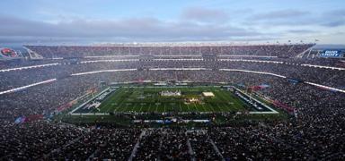 Trump'tan Super Bowl'un devre aras� �ovuna sert tepki