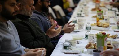 Kap� kap� g�n�l k�pr�s�! AK Parti'den 81 ile Ramazan ��karmas�