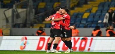 Gen�lerbirli�i'nin konu�u �aykur Rizespor!