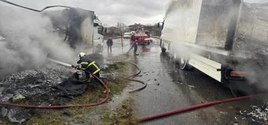 Hamsi y�kl� t�rda korkutan yang�n