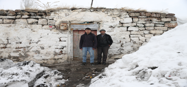 Devlet yard�m elini uzatt�: Yeni yuvalar�na kavu�tular