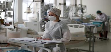 'Sa�l�kta g�venlik adres' diyerek y�ll�k rakam� a��klad�: Londra'da T�rkiye r�zgar�