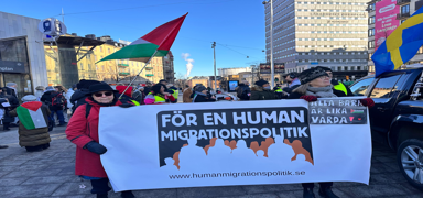 Stockholm'de soyk�r�mc� �srail'e protesto... 'Bat� �eria'n�n ilhak�na hay�r' sloganlar� at�ld�