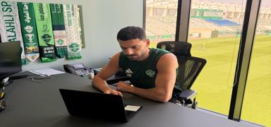 Merih Demiral 'Y�l�n Kareleri' oylamas�na kat�ld�