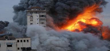 Soyk�r�mc� �srail Gazze'de katliam�n� s�rd�r�yor! Sivillerin topland��� alana bomba ya�d�rd�lar