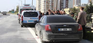 Otoyolda ara� i�inde s�r �l�m