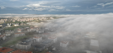 Kenti sis bulutlar� kaplad�, g�z g�z� g�rm�yor: Trafikte zor anlar ya�and�