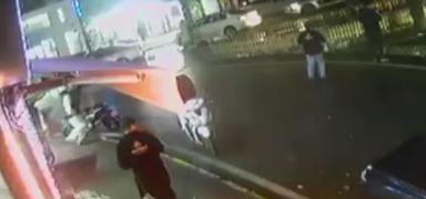 Market d�n��� feci �l�m! Ya�l� kad�n minib�s�n alt�nda kald�