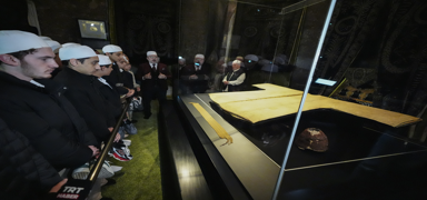 H�rka-i �erif �stanbul'da ziyarete a��ld�