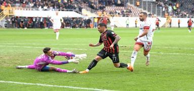 �orum FK evinde rahat kazand�