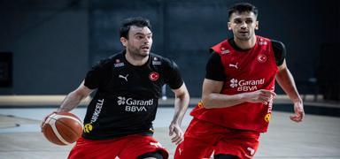 12 Dev Adam, S�rbistan ma��n�n haz�rl�klar�n� s�rd�rd�