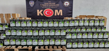 G�dada hileye ge�it yok: Litrelerce zeytinya��na el konuldu