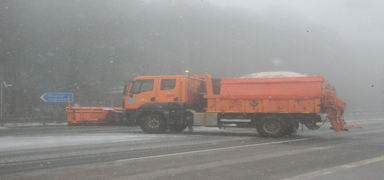 D-100 kara yolunda kar ya����: G�zergah beyaz �rt�yle kapland�